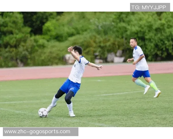 最近足球动态解析:各大联赛精彩赛事回顾与未来展望 最近足球动态解析:各大联赛精彩赛事回顾与未来展望